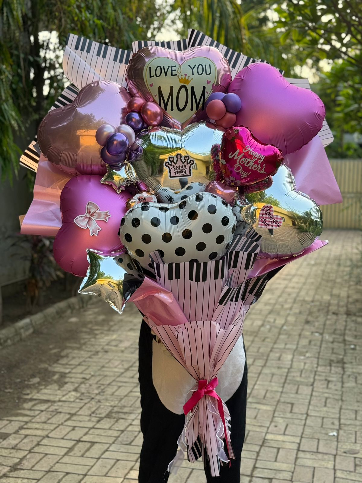 Mother’s Day Premium Balloon Bouquet with Love You Mom Theme