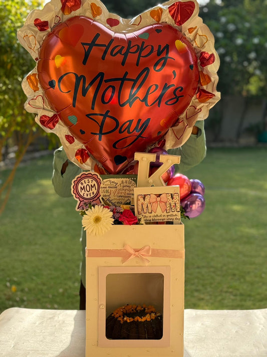 Luxury Mother’s Day Balloon Box with Cake & “Best Mom Ever” Decor