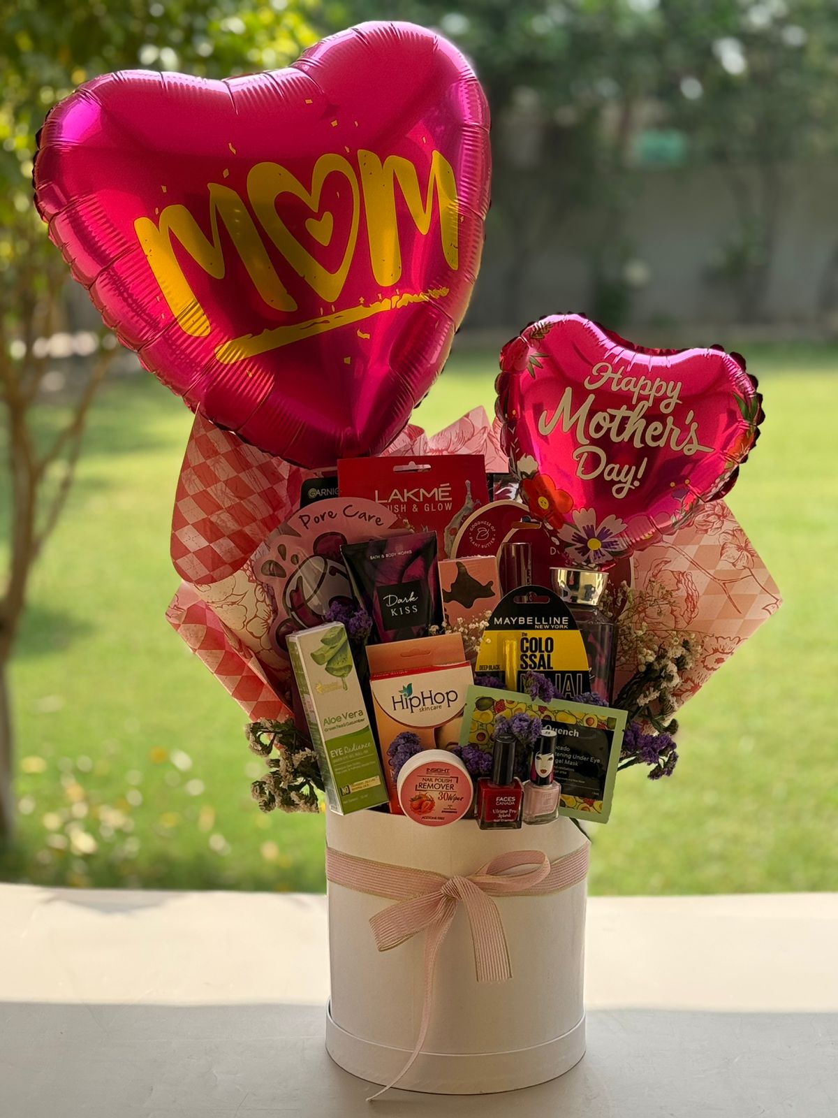 Mother’s Day Beauty Hamper with Makeup Kit & Love Balloons
