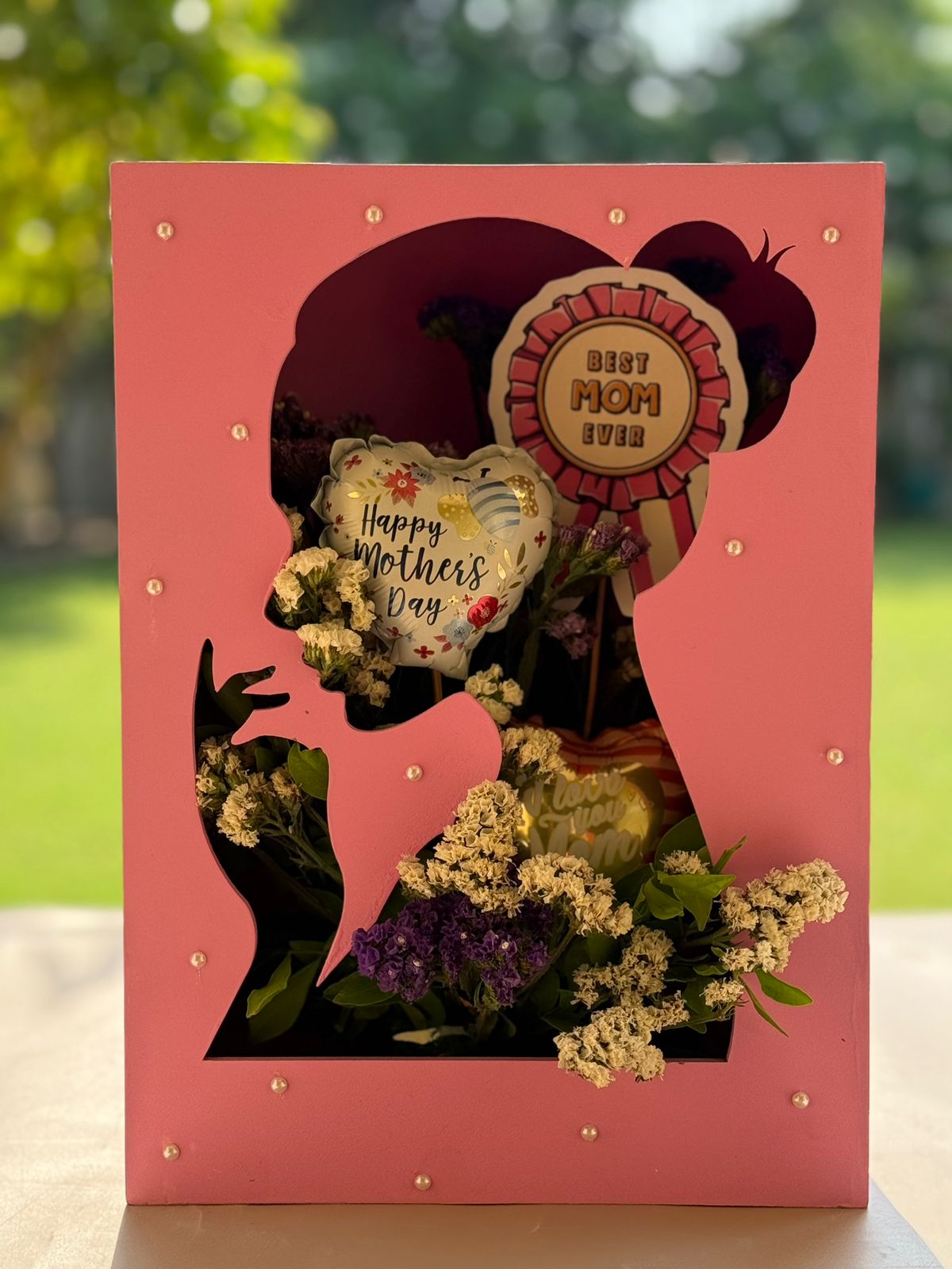 Mother Silhouette Frame Gift Box with Flowers & Balloon – Best Mom Ever Theme